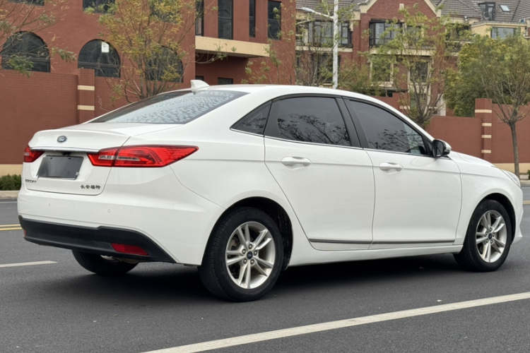 福特 福睿斯 2019款 改款 1.5L 自动悦享型 国VI车身外观6003