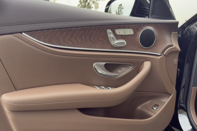 奔驰E级 2023款 E 260 L中控内饰7007