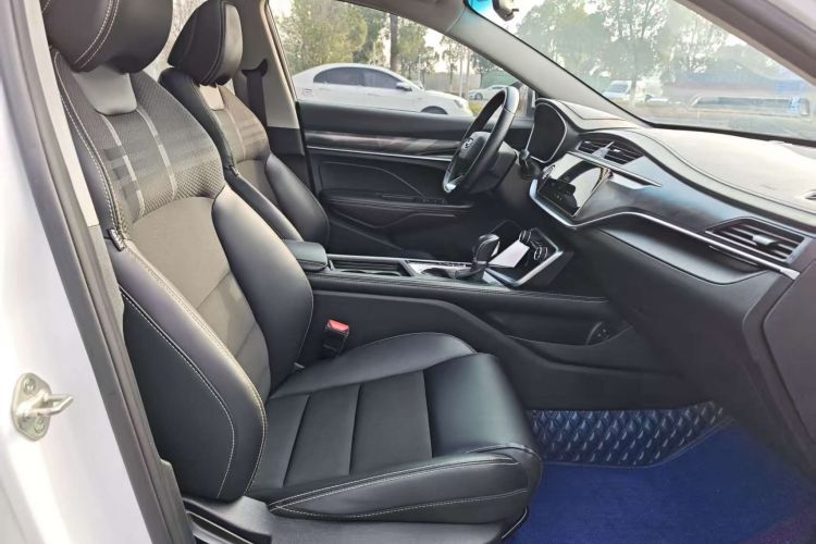 吉利汽车 缤瑞 2021款 1.4T CVT亚运版中控内饰7010