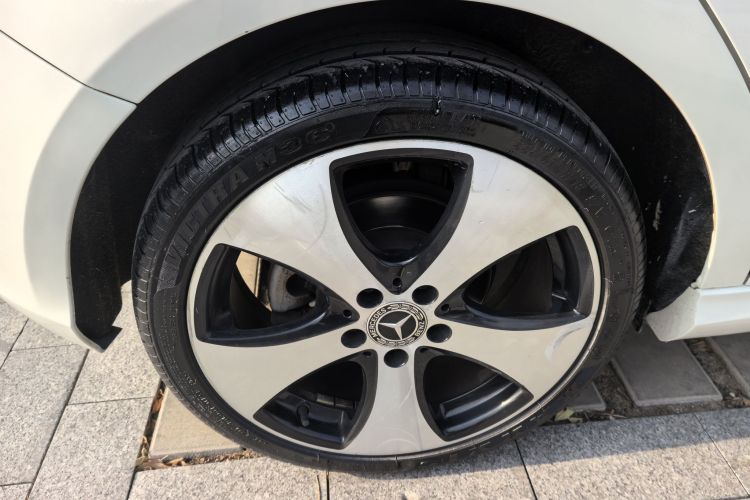 奔驰A级(进口) 2018款 A 200 时尚型车身外观6010