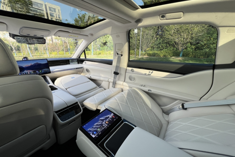 鸿蒙智行 享界S9 2025款 增程 Ultra中控内饰7003