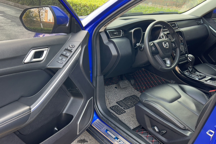 江铃 驭胜S330 2016款 1.5L GTDi 自动两驱尊贵版中控内饰7001