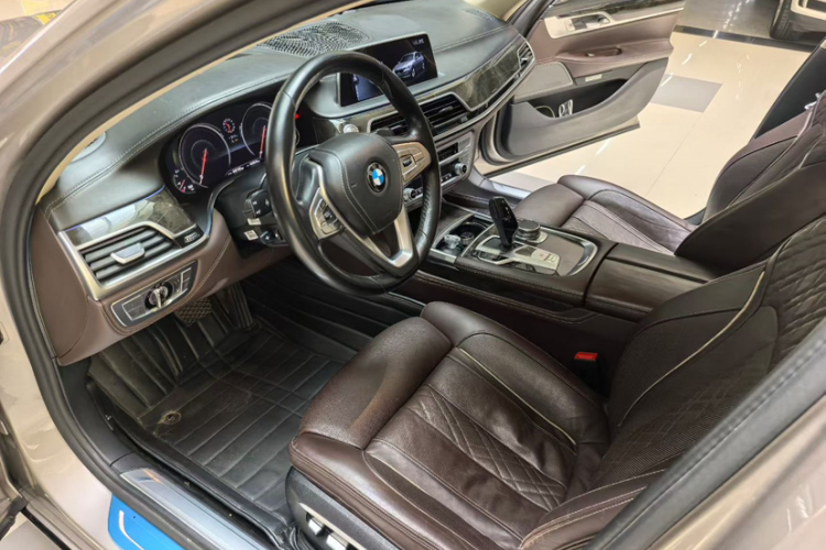 宝马7系 2016款 730Li 豪华型中控内饰7002