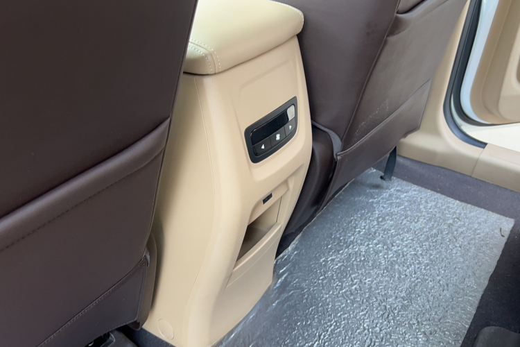 宝骏730 2017款 1.8L iAMT豪华型 7座局部细节9005