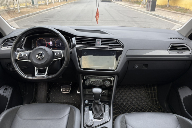 大众 途观L 2021款 380TSI 自动四驱R-Line越享版7座中控内饰7001