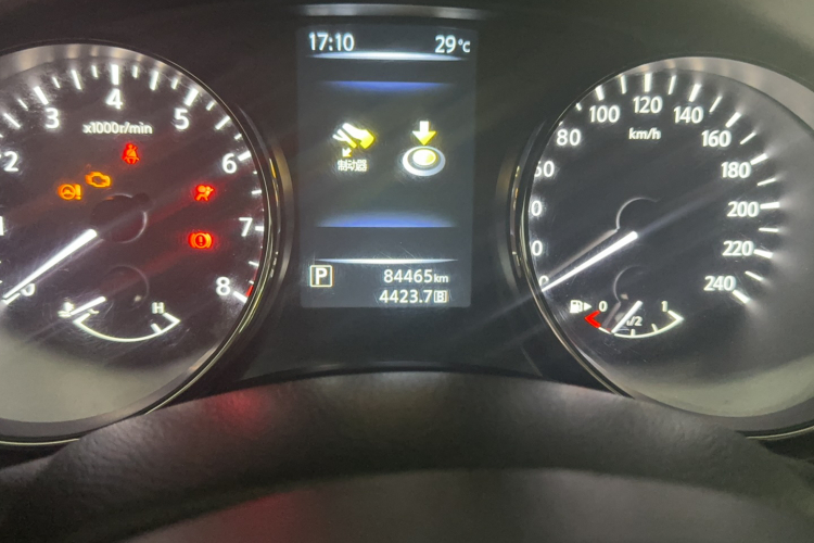 日产 逍客 2017款 2.0L CVT豪华版 国V中控内饰15