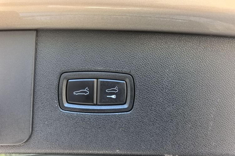 保时捷 Cayenne新能源 2019款 Cayenne E-Hybrid 2.0T中控内饰7013