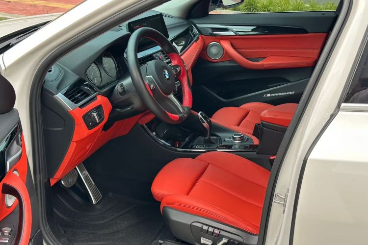 宝马X2 2021款 改款 sDrive25i M越野套装中控内饰7002