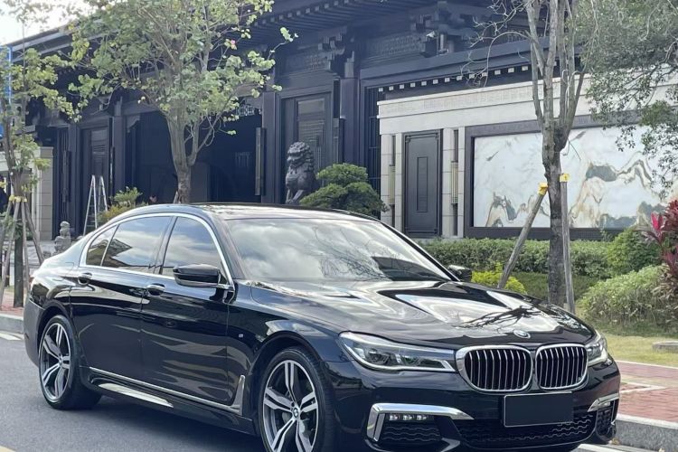 宝马7系 2018款 740Li 领先型 M运动套装车身外观6002