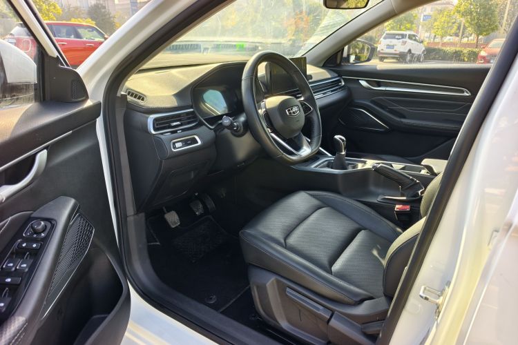 吉利汽车 帝豪 2022款 第4代 1.5L 手动豪华型中控内饰7001