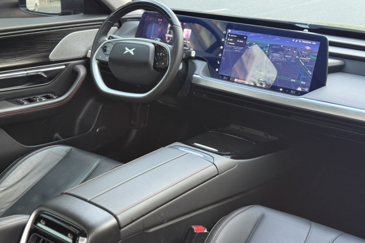 小鹏P7 2023款 586E中控内饰7003