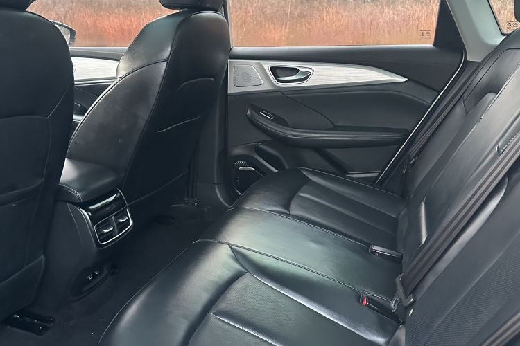 飞凡汽车 飞凡ER6 2021款 新动版 620km 智享版中控内饰7002