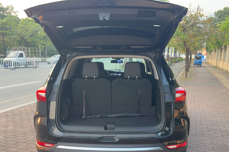 别克 昂科旗 2020款 28T 两驱战旗型局部细节23