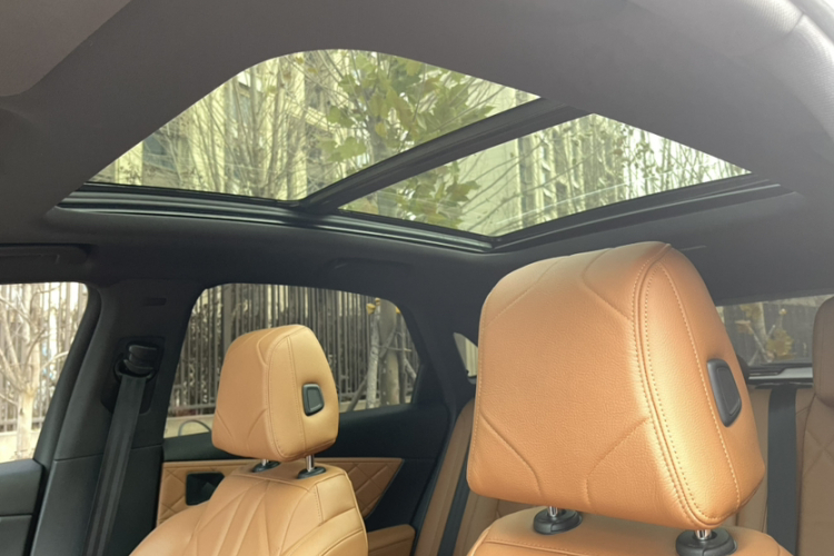 DS 7 2018款 45THP 里沃利先锋版中控内饰7004