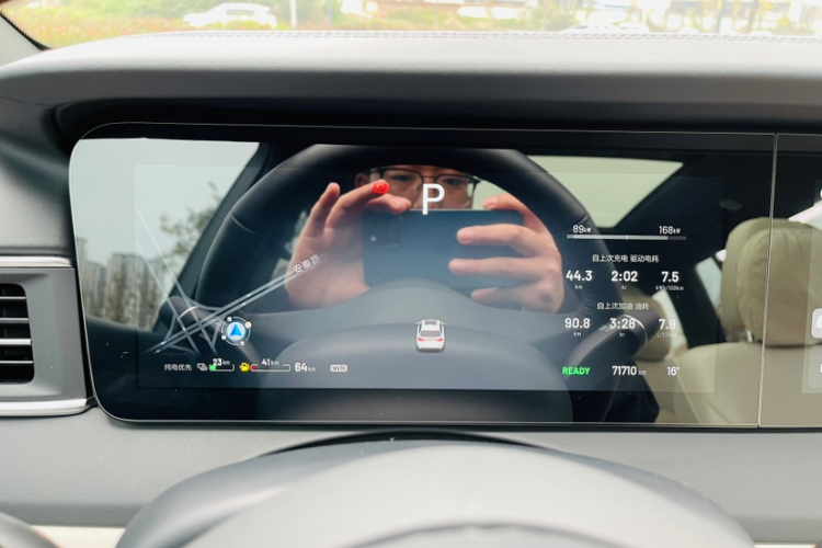 理想汽车 理想ONE 2021款 增程6座版中控内饰15