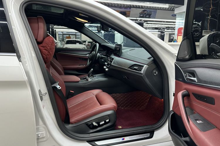 宝马5系 2022款 改款 530Li 尊享型 M运动套装中控内饰7007