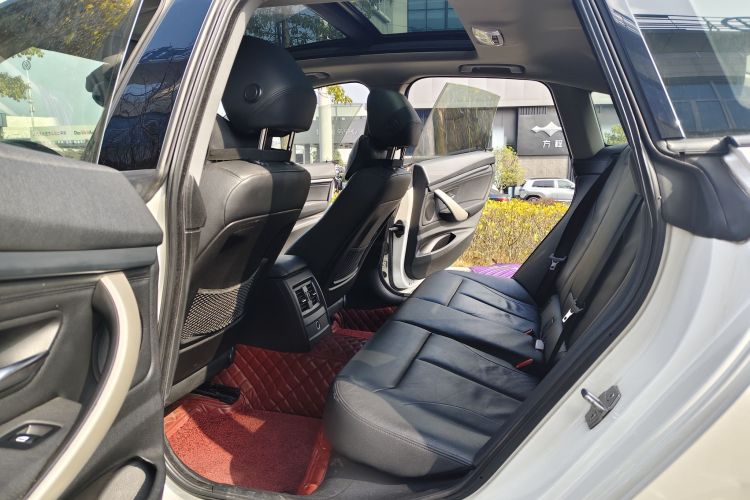 宝马3系GT 2013款 320i 领先型中控内饰7003
