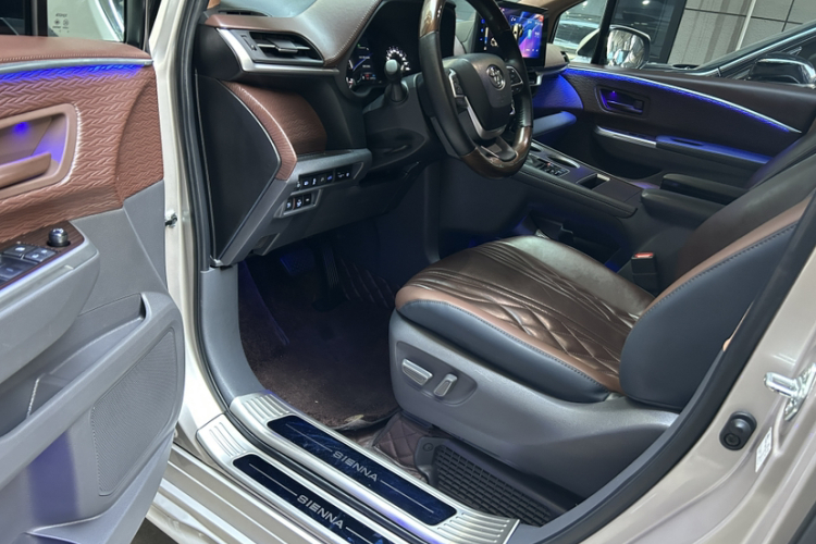 丰田 赛那SIENNA 2021款 2.5L混动 舒适版中控内饰7004