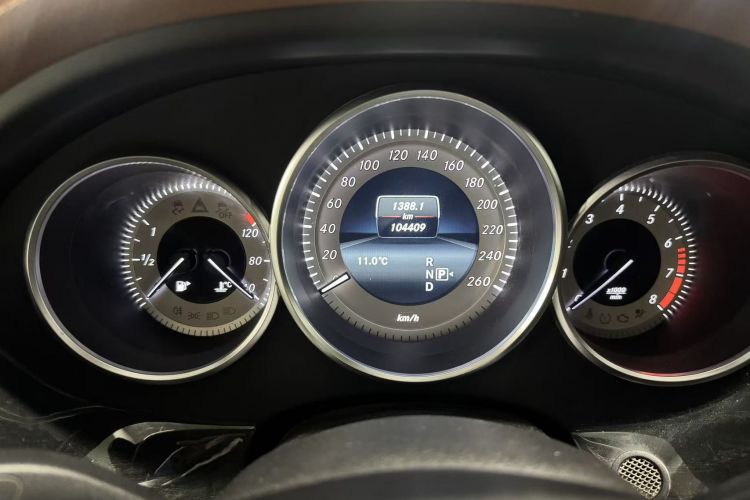 奔驰CLS 2016款 CLS 260 逸彩版中控内饰15