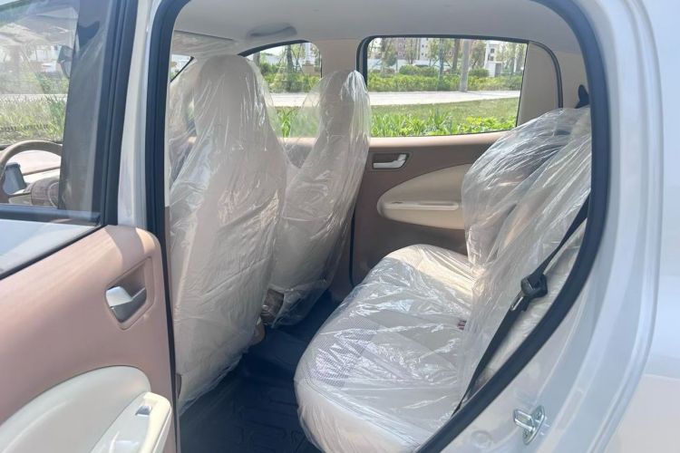 五菱汽车 宏光MINIEV 2025款 四门版 进阶款中控内饰7008