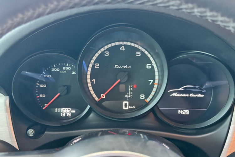 保时捷 2016款 Macan Turbo 3.6T中控内饰15