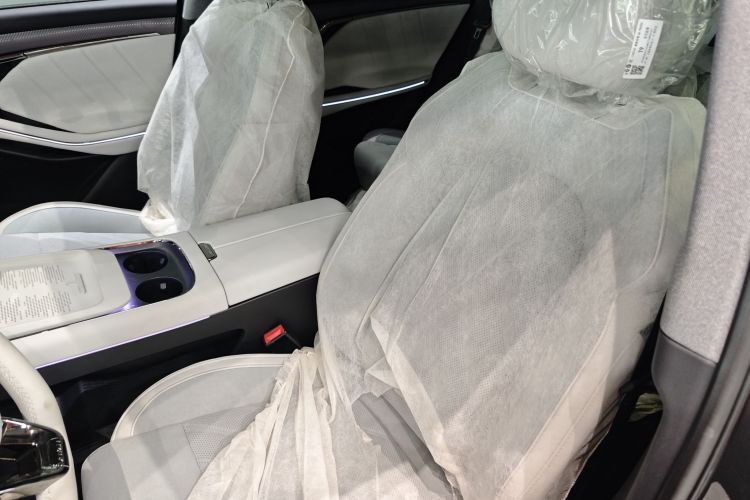 岚图汽车 岚图FREE 2025款 318 259km 四驱探索版中控内饰7006