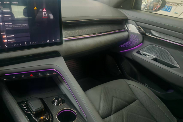 极氪001 2023款 ME版 100kWh中控内饰7004