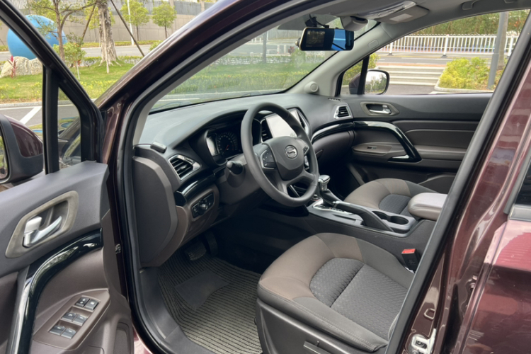 广汽传祺 传祺GS4 2015款 200T G-DCT精英版中控内饰7002