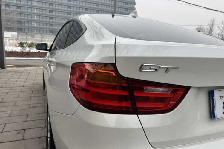 宝马3系GT 2014款 320i 领先型车身外观6009
