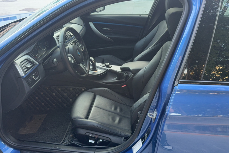 宝马3系 2018款 320i M运动套装中控内饰7001