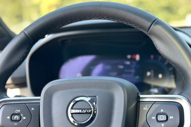 沃尔沃XC40 2024款 B3 智远运动版中控内饰7001