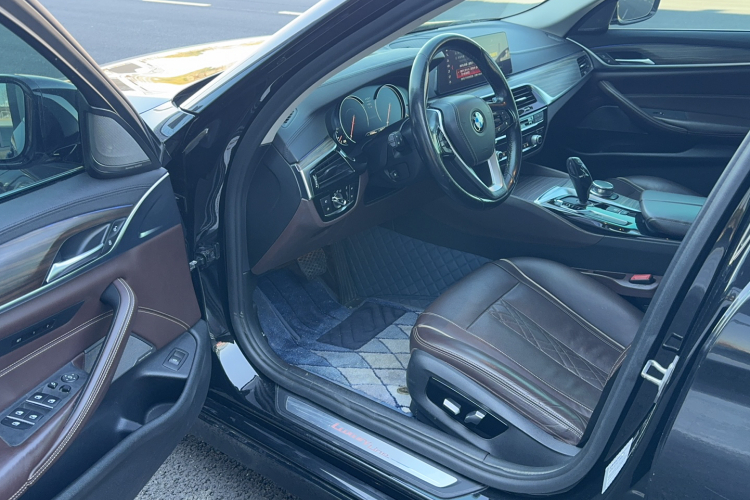 宝马5系 2018款 530Li 尊享型 豪华套装中控内饰7002