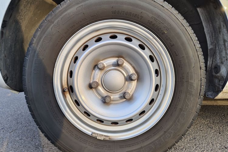 上汽大通MAXUS 大拿V1 2024款 V1 短轴低顶 多功能版（51kWh）车身外观6009