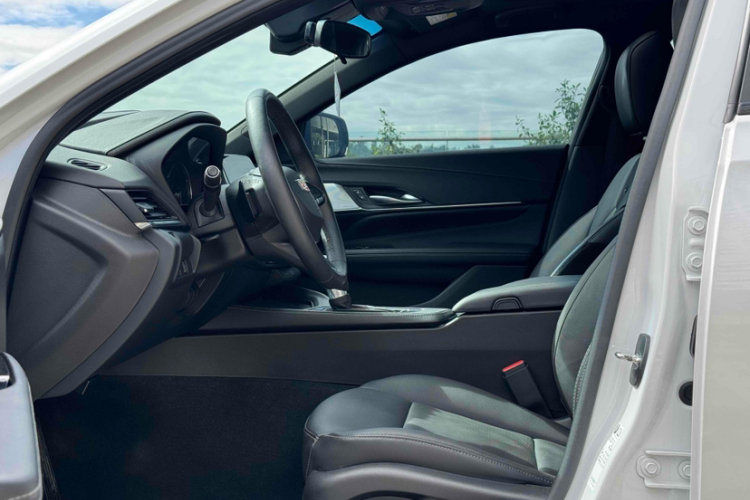 凯迪拉克CT4 2023款 25T 豪华型中控内饰7001