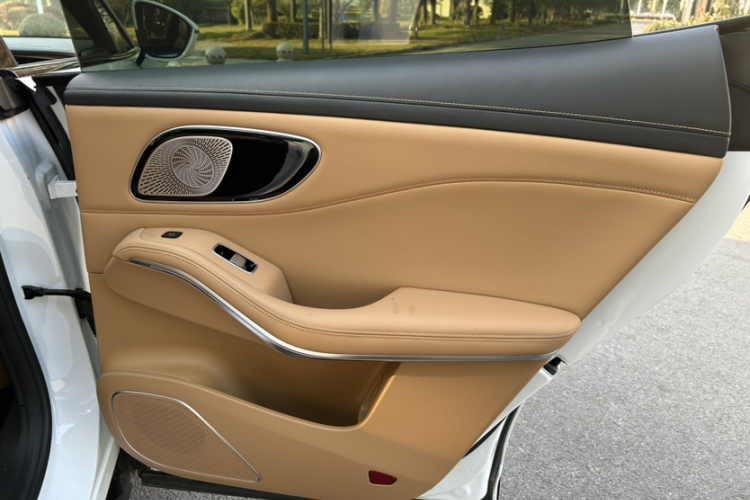 飞凡汽车 飞凡R7 2025款 长续版中控内饰7006