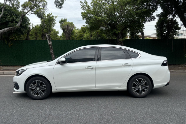 标致308 2016款 1.6L 自动豪华版车身外观6004