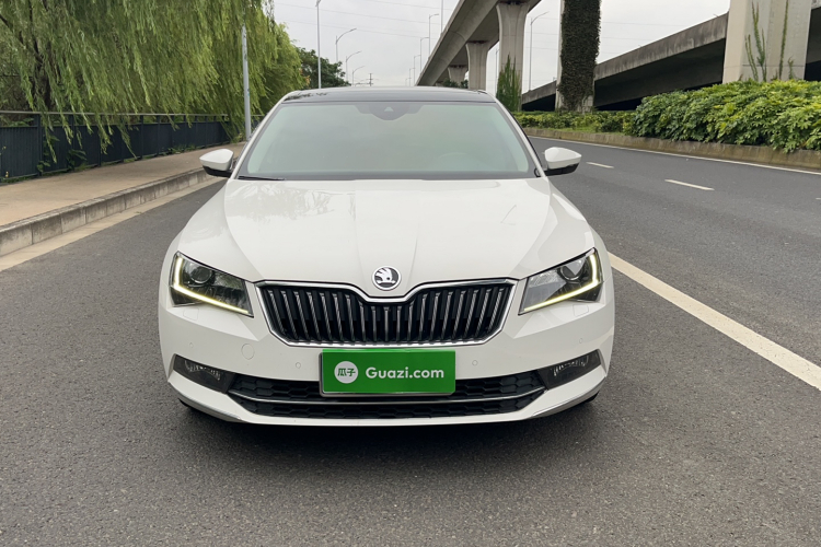 斯柯达 速派 2016款 TSI380 DSG尊行版车身外观6001