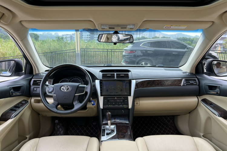 丰田 凯美瑞 2015款 2.0G 领先版中控内饰7003