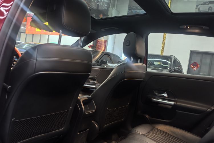 奔驰B级 2020款 B 200 动感型中控内饰7002