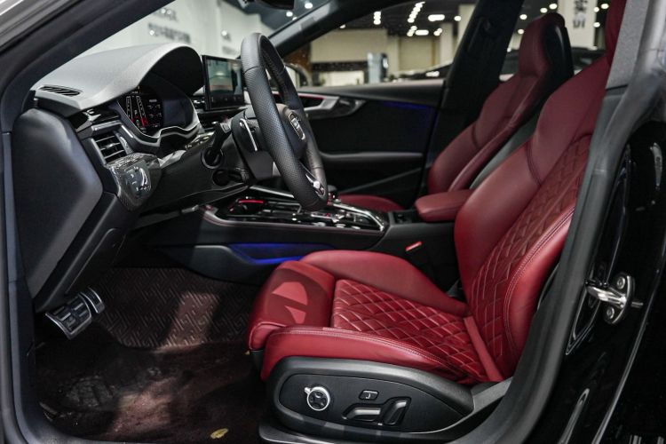 奥迪S5 2023款 S5 3.0T Sportback中控内饰7006