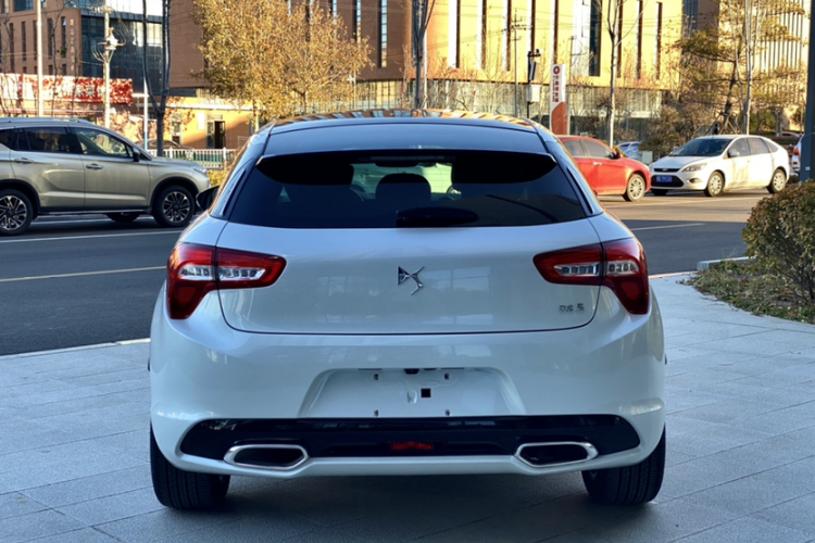 DS 5 2015款 1.6T 豪华版THP160车身外观6007