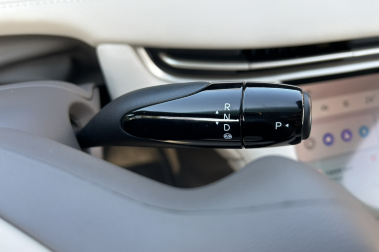 智己汽车 智己LS7 2025款 焕新版 Ultra中控内饰7012