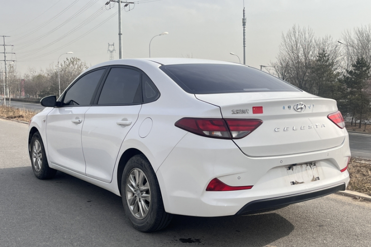 现代 悦动 2018款 1.6L 自动悦目版GL 国VI车身外观6001