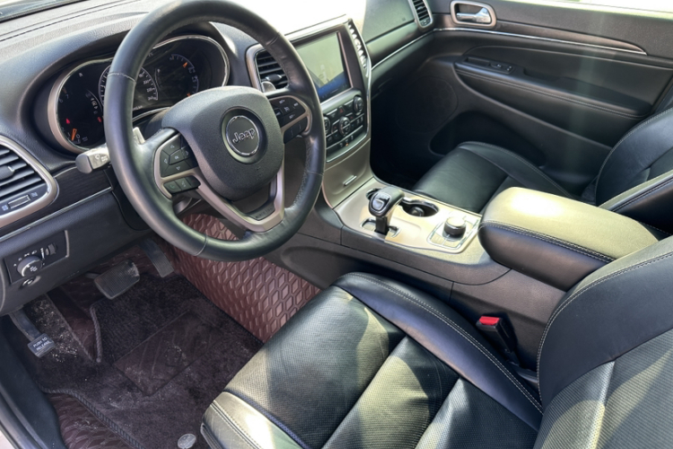 Jeep 大切诺基(进口) 2014款 3.6L 精英导航版中控内饰7007