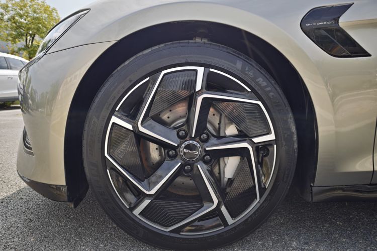 比亚迪 海豹 2022款 700km 长续航后驱版车身外观6005