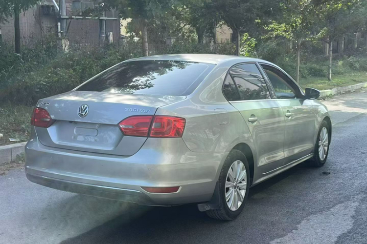 大众 速腾 2014款 1.6L 手动舒适型车身外观6005