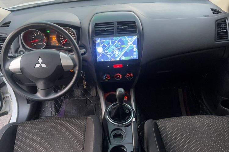 三菱 劲炫ASX 2018款 1.6L 手动两驱灵动版中控内饰7003