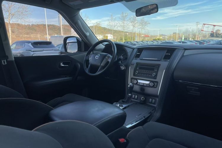 日产 途乐（平行进口）中控内饰7002