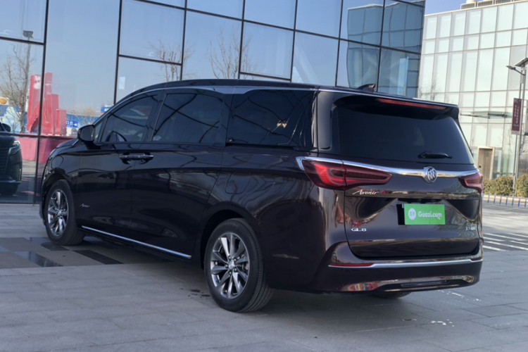 别克GL8 2023款 Avenir艾维亚 六座贤礼版车身外观6004