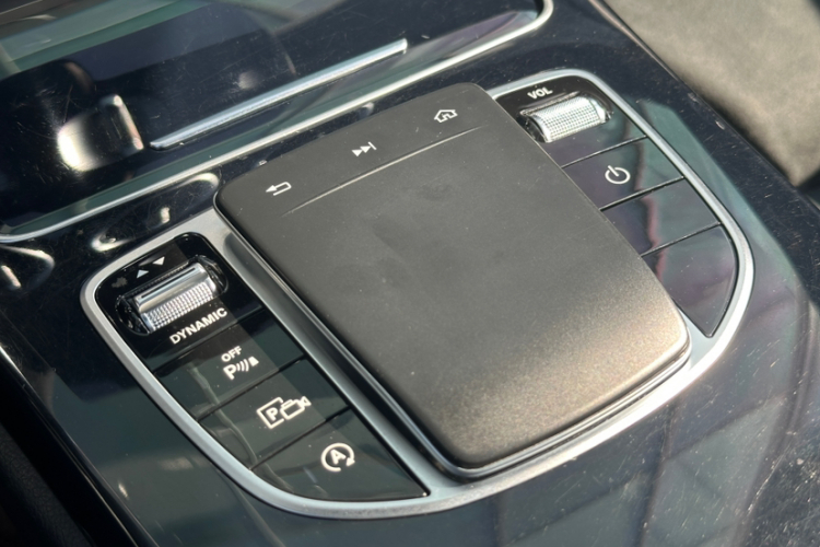 奔驰C级 2021款 C 260 星耀臻藏版中控内饰7006